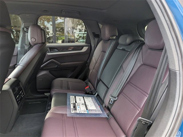 Used 2024 Porsche Cayenne image 12