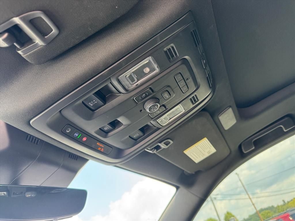 Used 2021 Cadillac Escalade ESV Sport w/ Driver Assist Tech Package AWD/4WD image 20