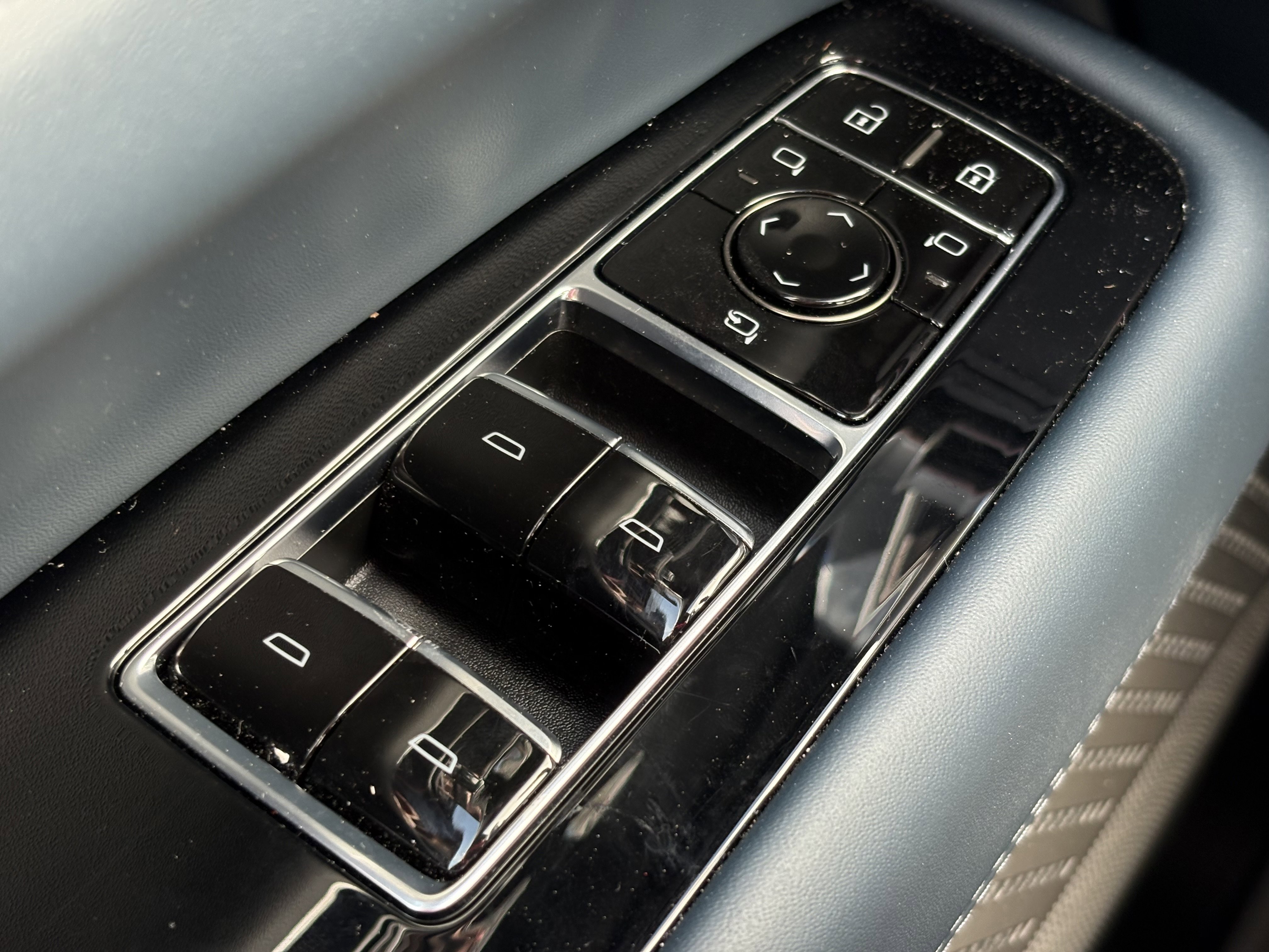 New 2025 Cadillac Escalade IQ Sport 2 w/ LPO, ONYX Package image 35