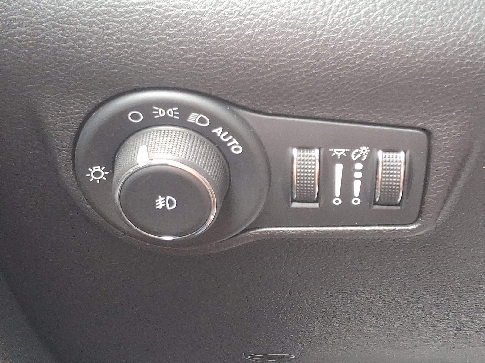 Used 2024 Jeep Compass Latitude AWD/4WD image 22