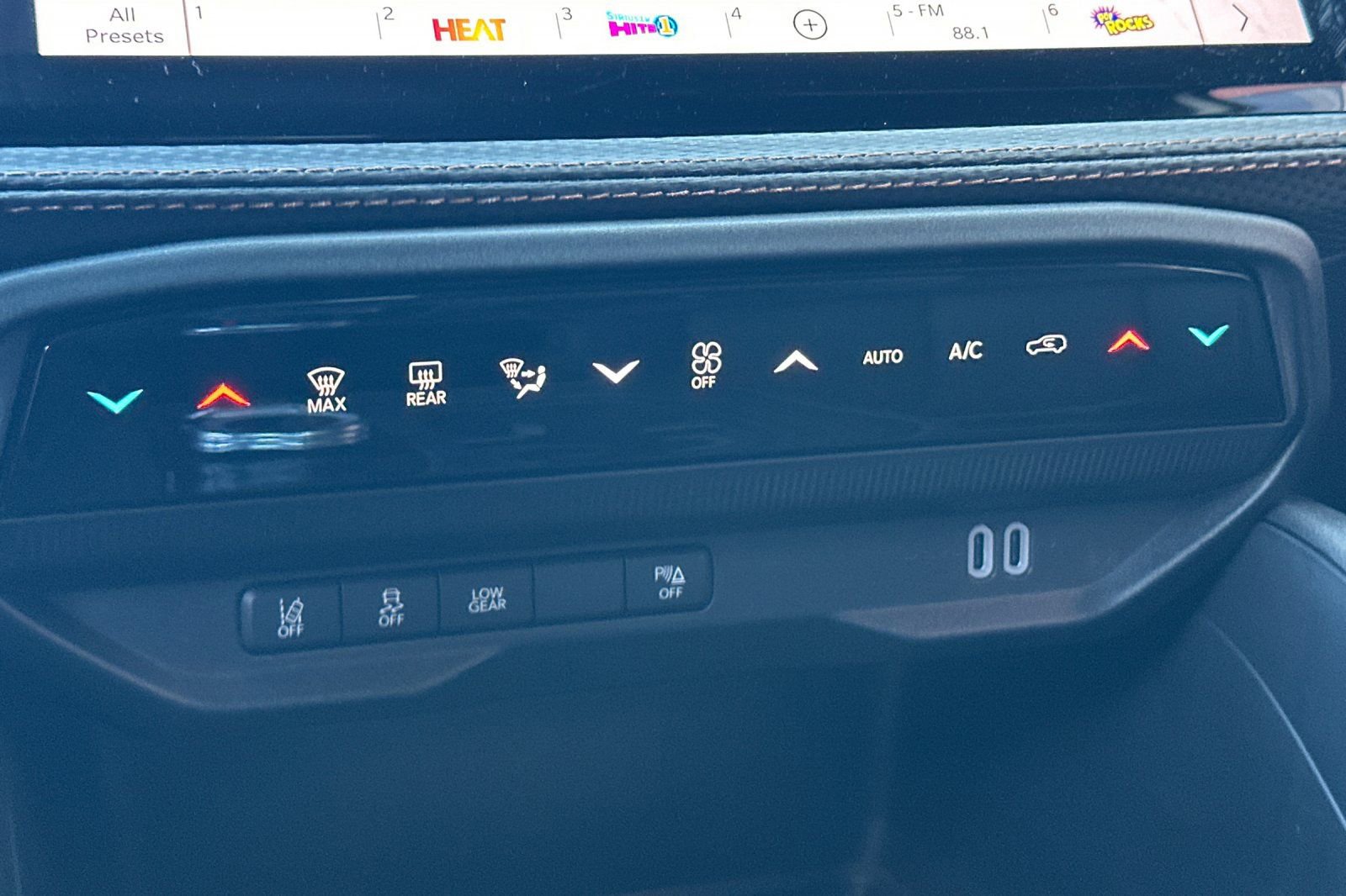 New 2026 Jeep Cherokee Limited AWD/4WD image 19