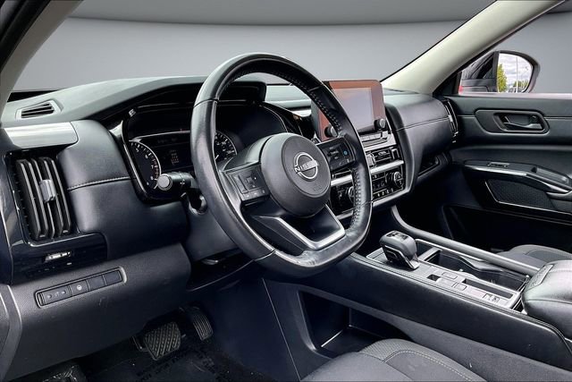 Certified 2024 Nissan Pathfinder SV FWD image 17
