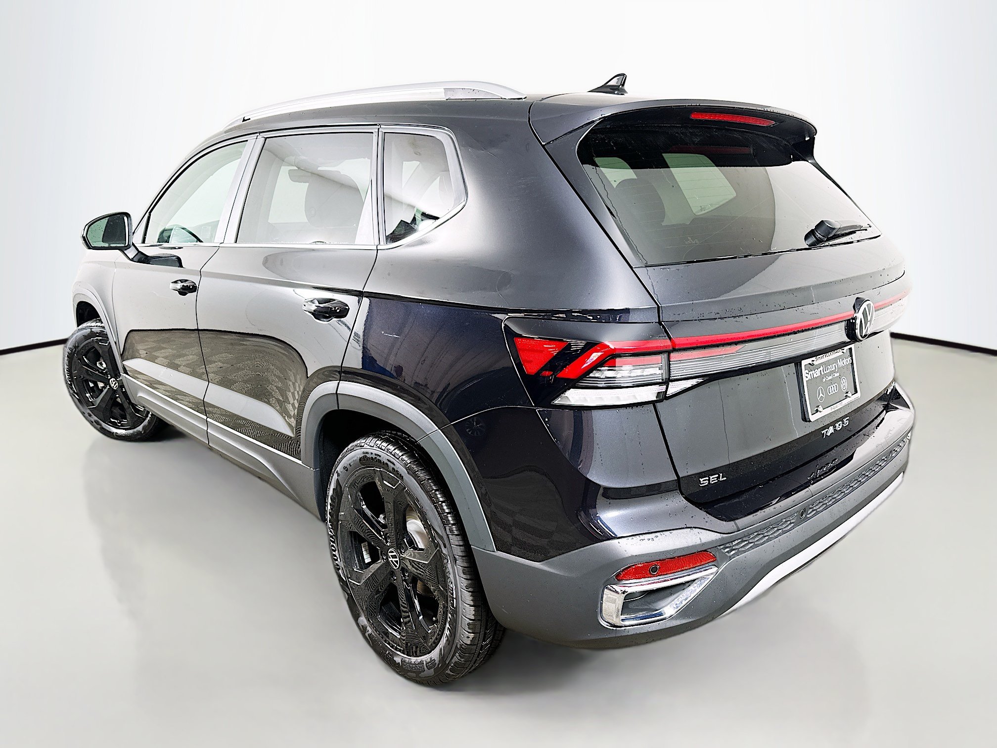 New 2026 Volkswagen Taos SEL AWD/4WD image 5