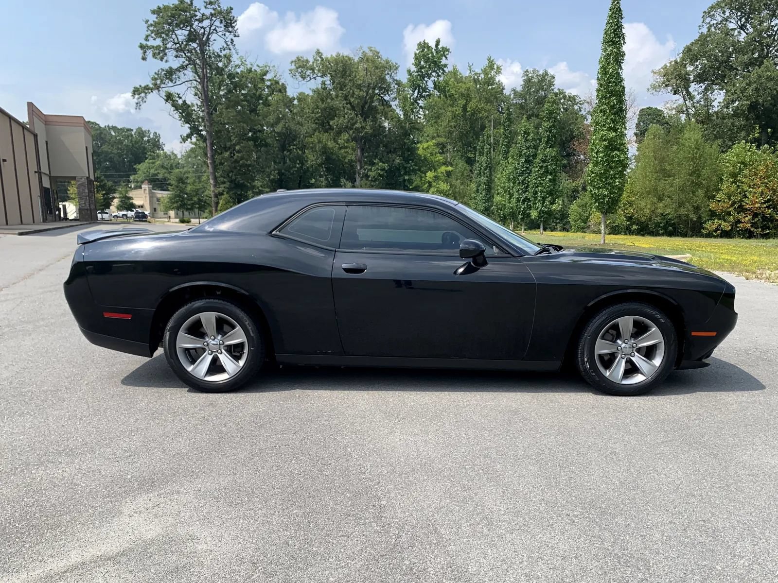 Used 2019 Dodge Challenger SXT RWD image 8