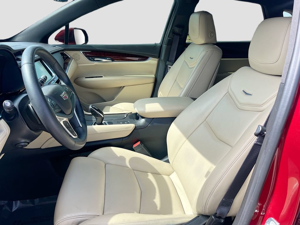 Used 2017 Cadillac XT5 Premium Luxury w/ Driver Assist Package FWD image 22