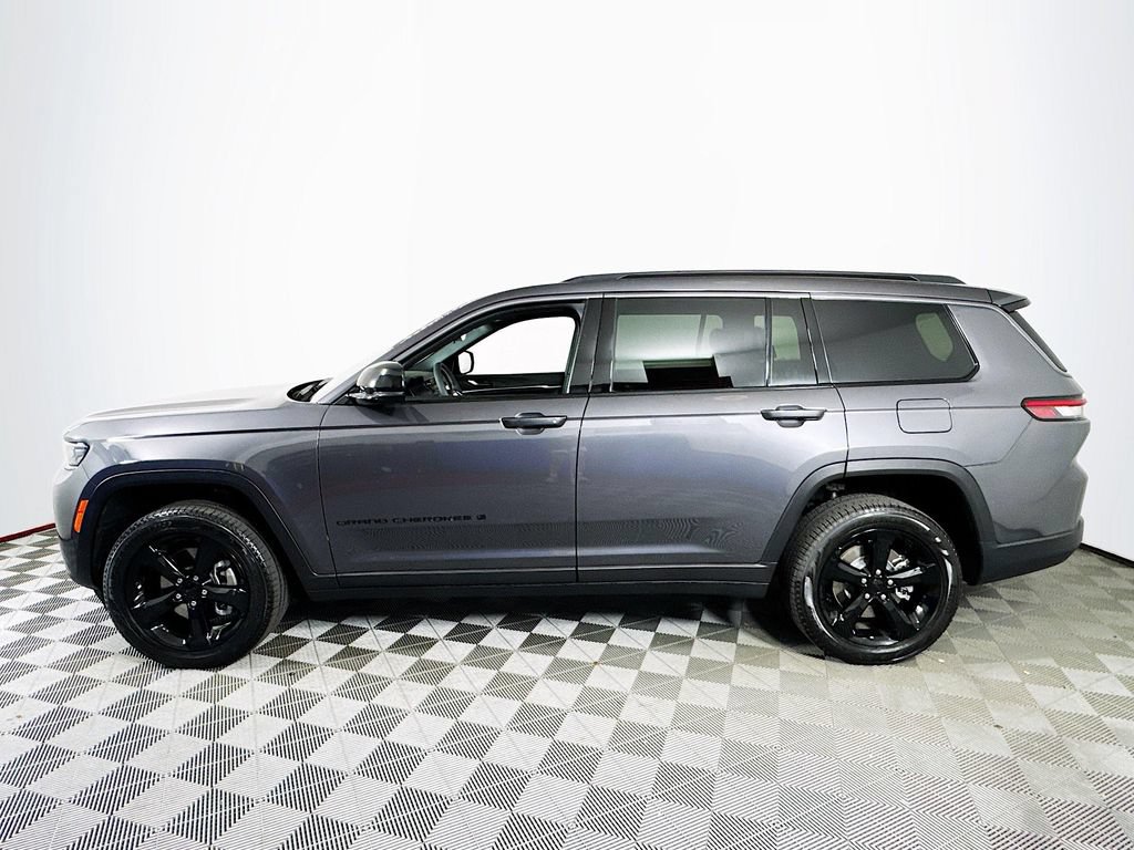 Used 2026 Jeep Grand Cherokee L Limited w/ Limited Altitude Package AWD/4WD image 4