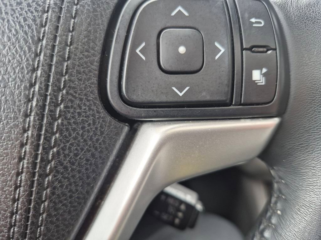 Used 2016 Toyota Highlander Limited image 22