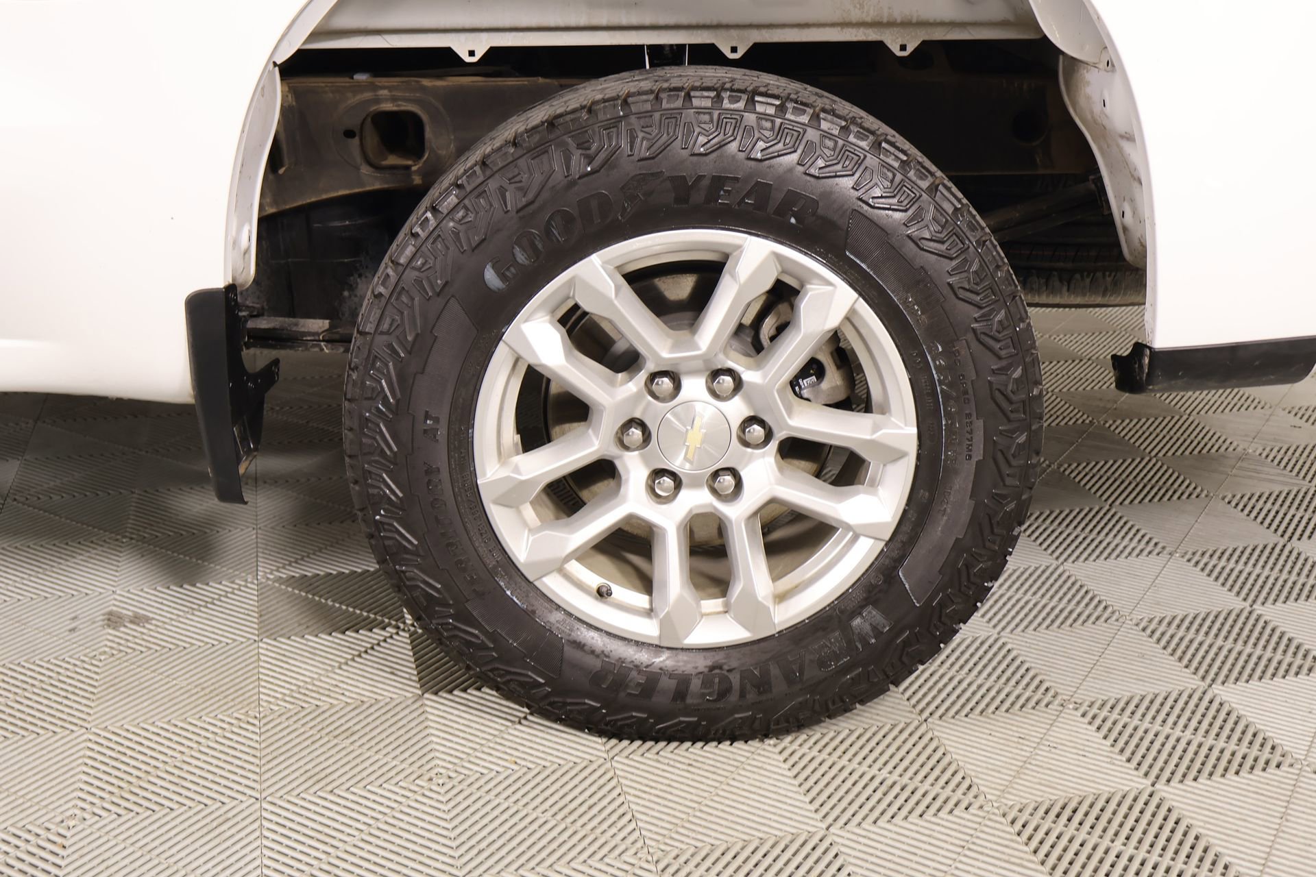 Used 2024 Chevrolet Silverado 1500 LT w/ Convenience Package II image 19