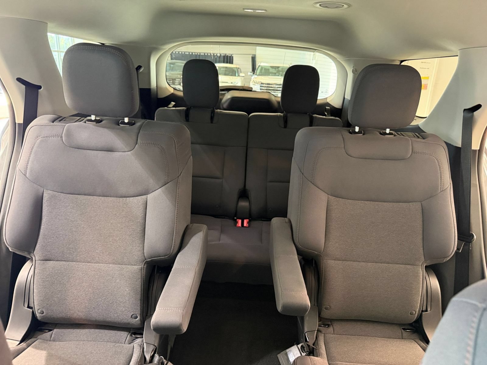 Used 2026 Ford Explorer Active AWD/4WD image 38