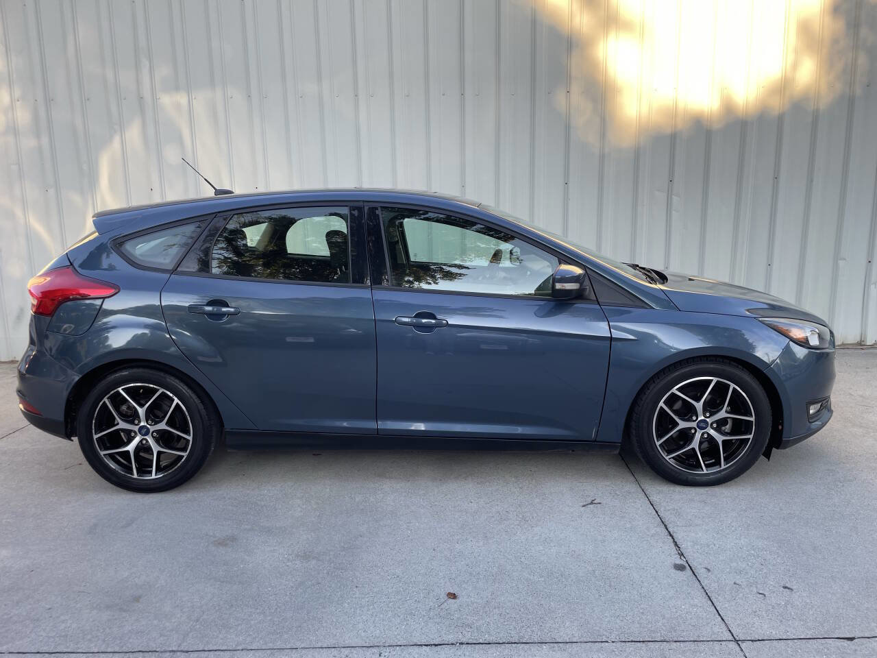Used 2018 Ford Focus SEL image 2