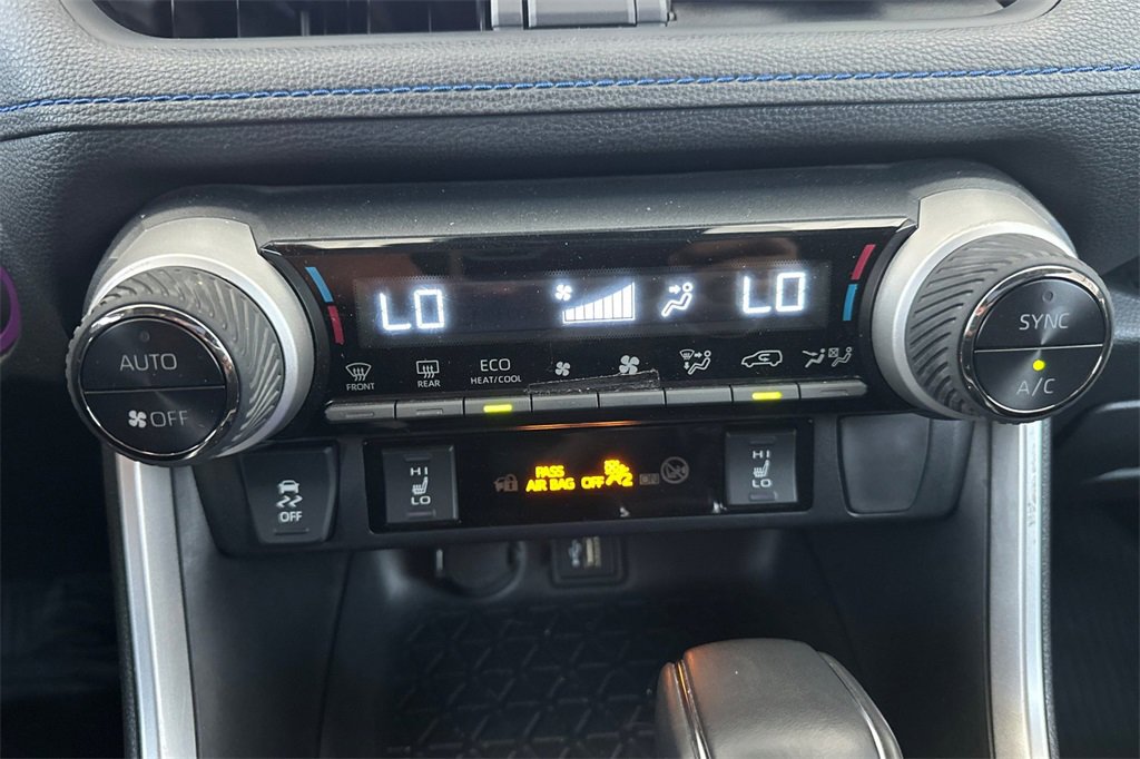 Used 2024 Toyota RAV4 SE image 24