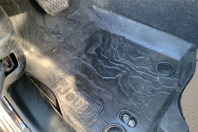 Certified 2022 Jeep Gladiator Willys image 46