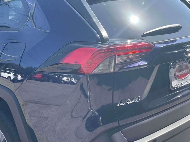 Used 2025 Toyota RAV4 XLE AWD/4WD image 12