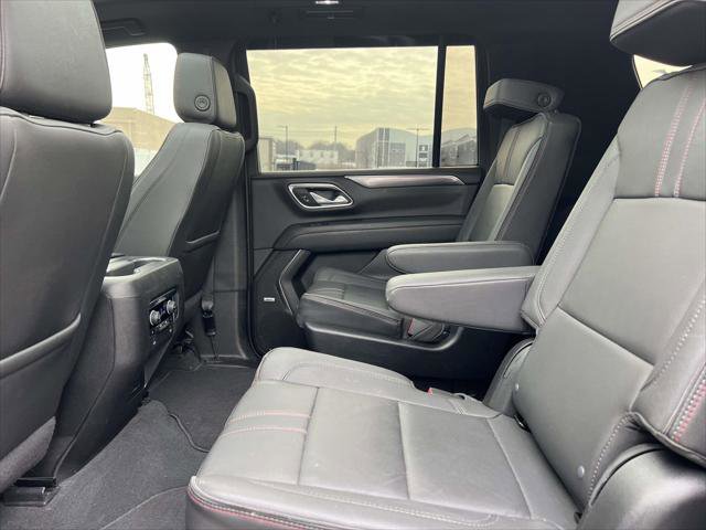 Used 2024 Chevrolet Suburban RST w/ Luxury Package AWD/4WD image 12
