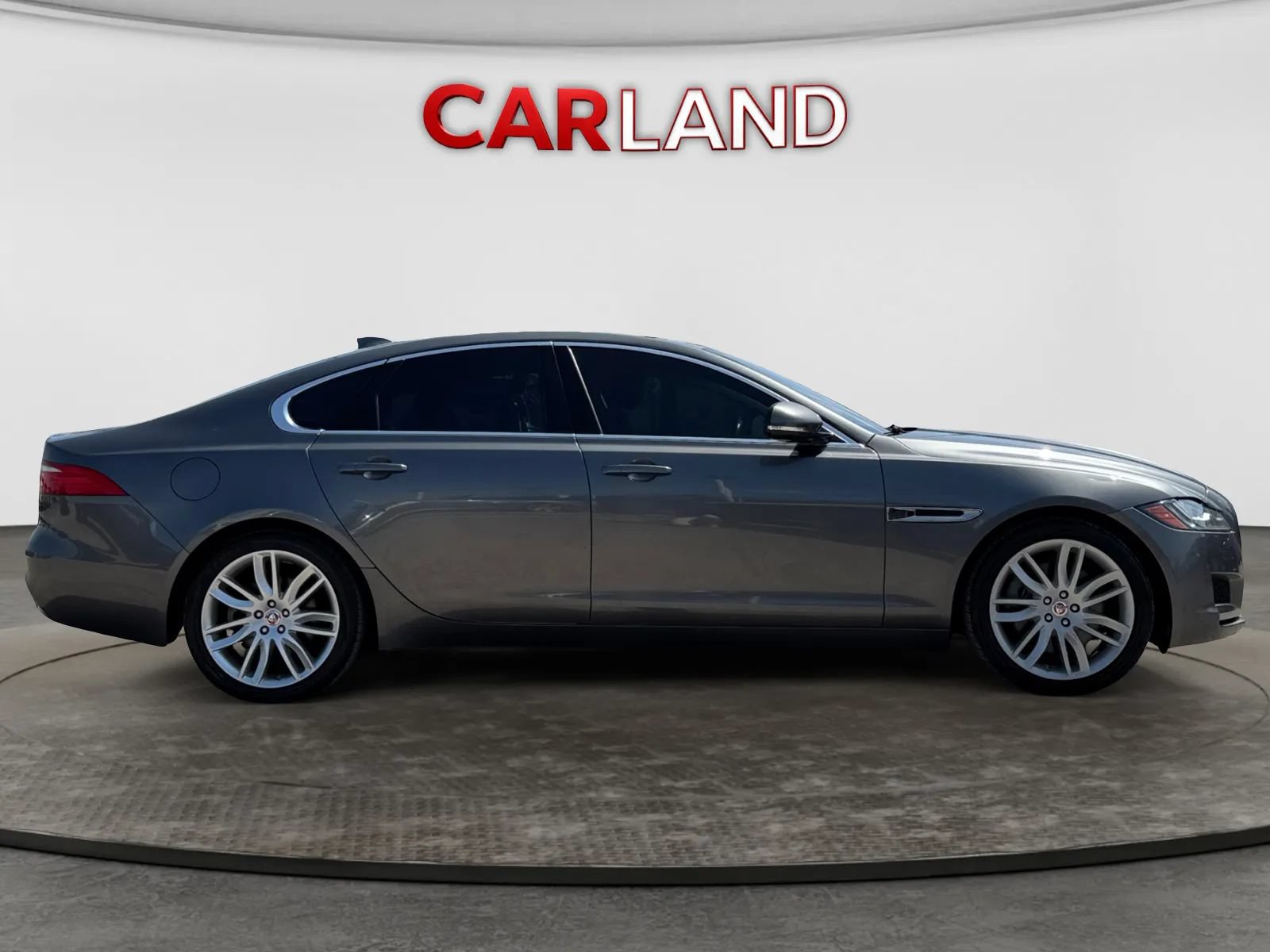 Used 2017 Jaguar XF Prestige AWD/4WD image 7