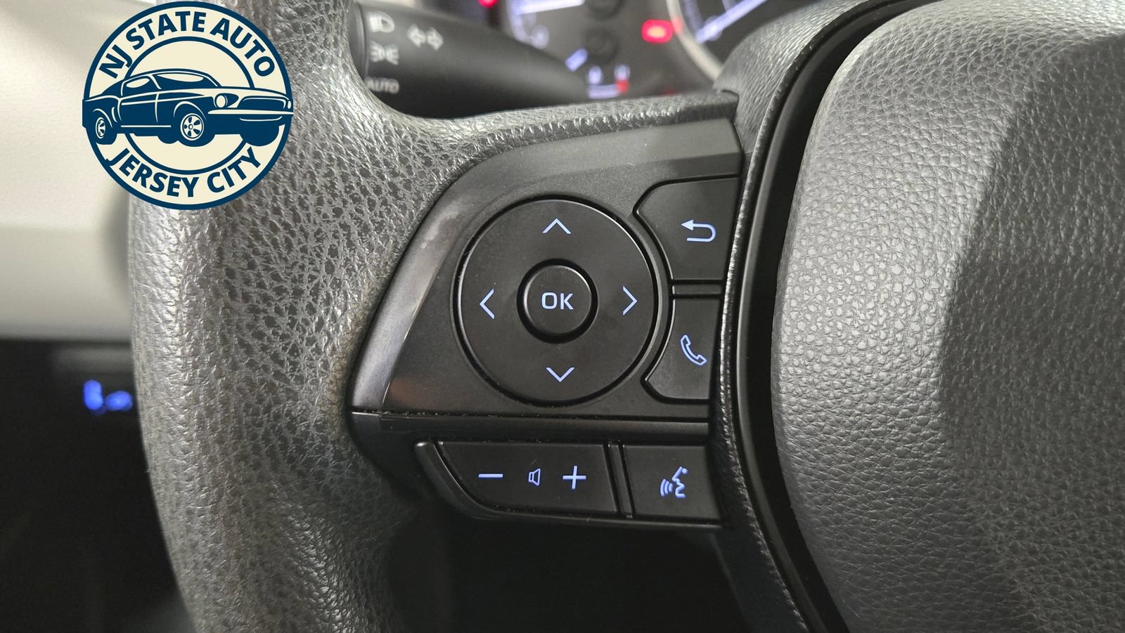Used 2021 Toyota Corolla LE w/ LE Convenience Package FWD image 12