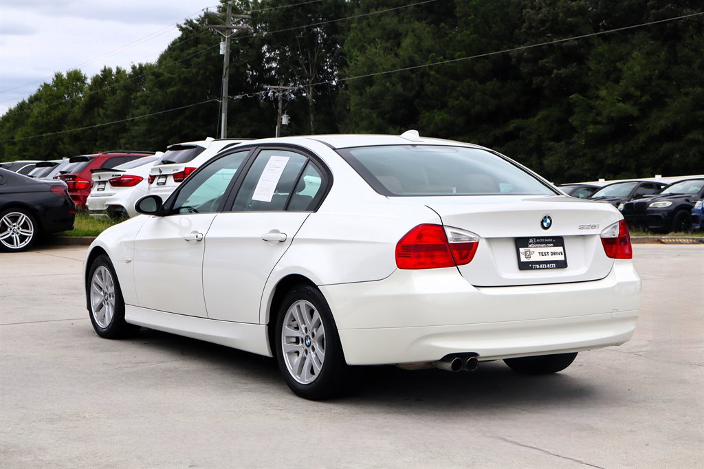 Used 2006 BMW 325i Sedan RWD image 5