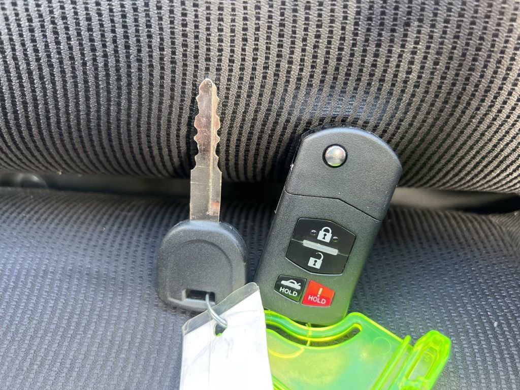 Used 2014 MAZDA MX-5 Miata Sport image 25