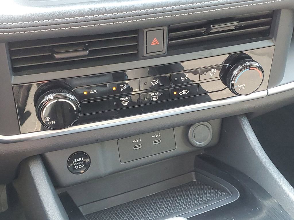 Used 2024 Nissan Rogue S image 20