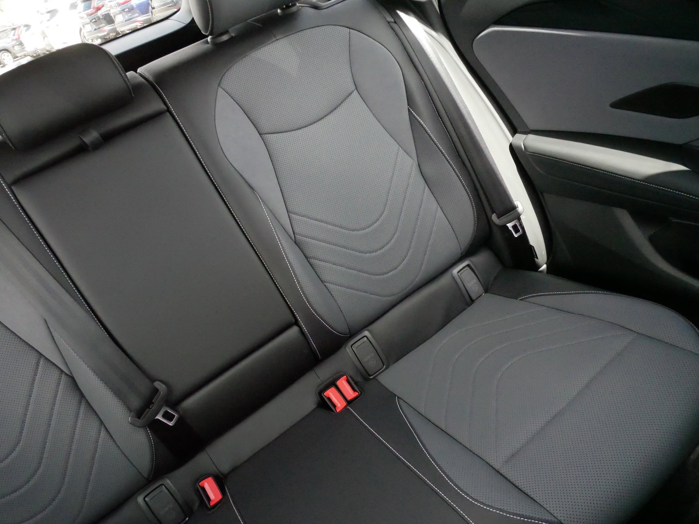 Certified 2025 Volkswagen Tiguan SE AWD/4WD image 14