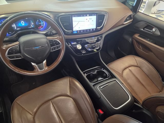 Used 2021 Chrysler Pacifica Limited w/ Uconnect Theater Family Group FWD image 15