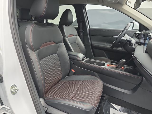 Used 2025 Nissan Kicks SR image 44