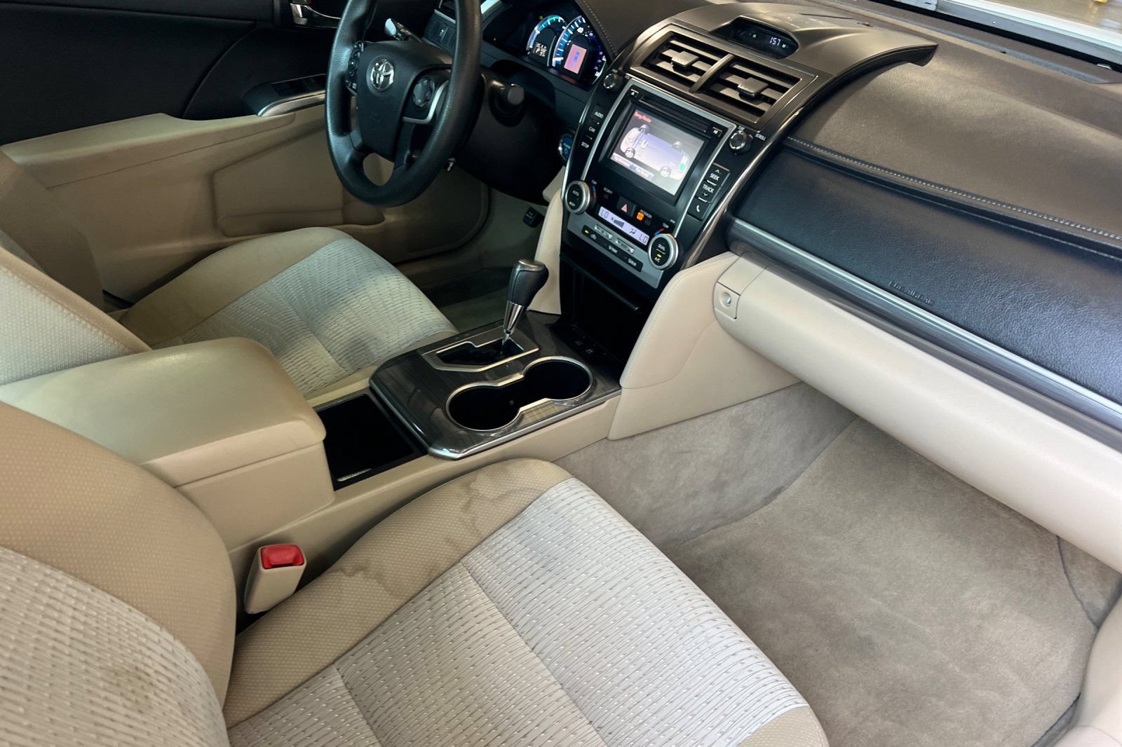 Used 2014 Toyota Camry LE FWD image 16