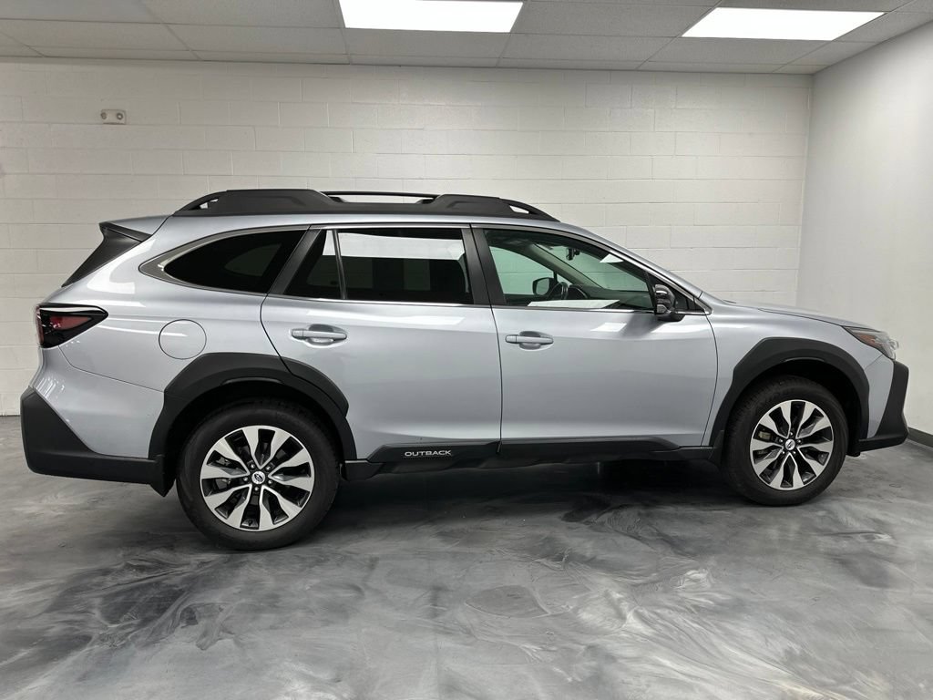 Used 2024 Subaru Outback Limited AWD/4WD image 5