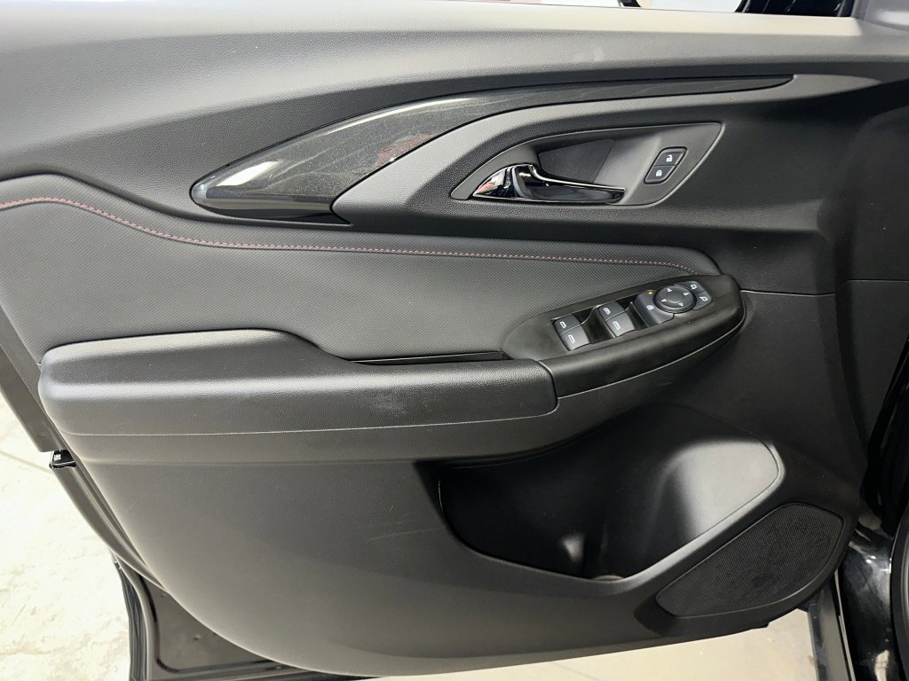 Certified 2023 Chevrolet TrailBlazer RS w/ Convenience Package image 4