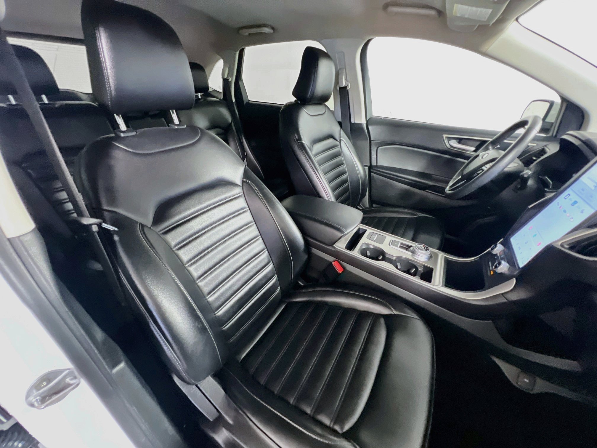 Used 2024 Ford Edge SEL AWD/4WD image 30
