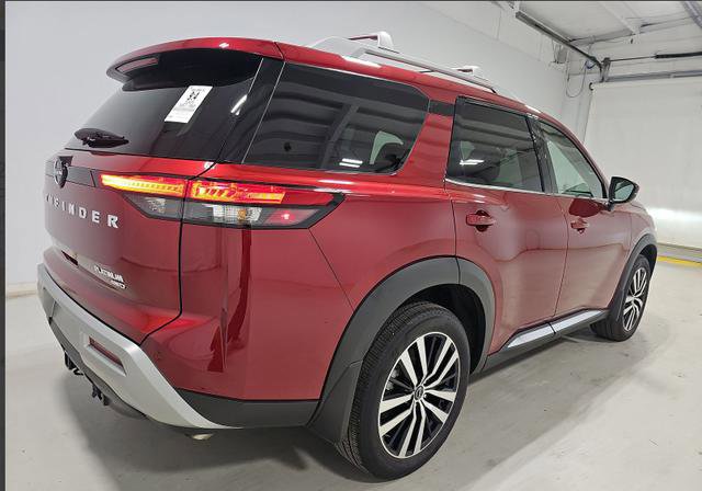 Used 2025 Nissan Pathfinder Platinum w/ Cargo Package AWD/4WD image 2
