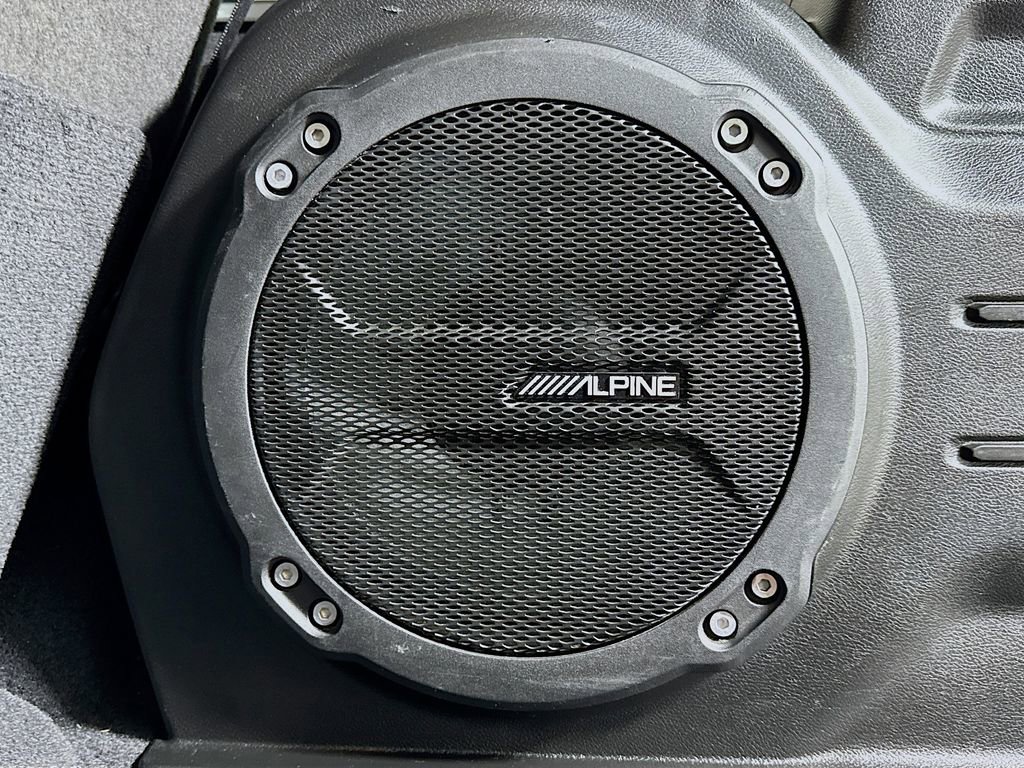 Used 2021 Jeep Wrangler Unlimited Sahara w/ Altitude image 17