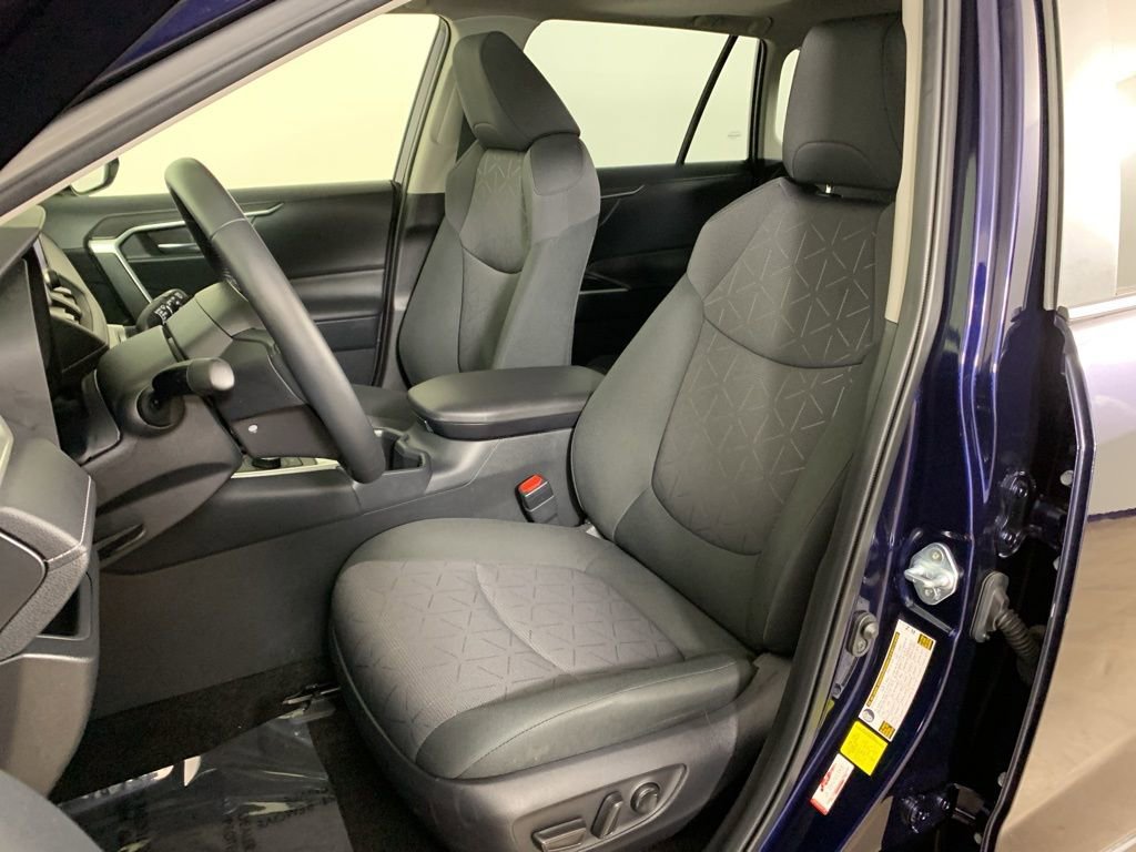 Used 2023 Toyota RAV4 XLE w/ Convenience Package AWD/4WD image 28