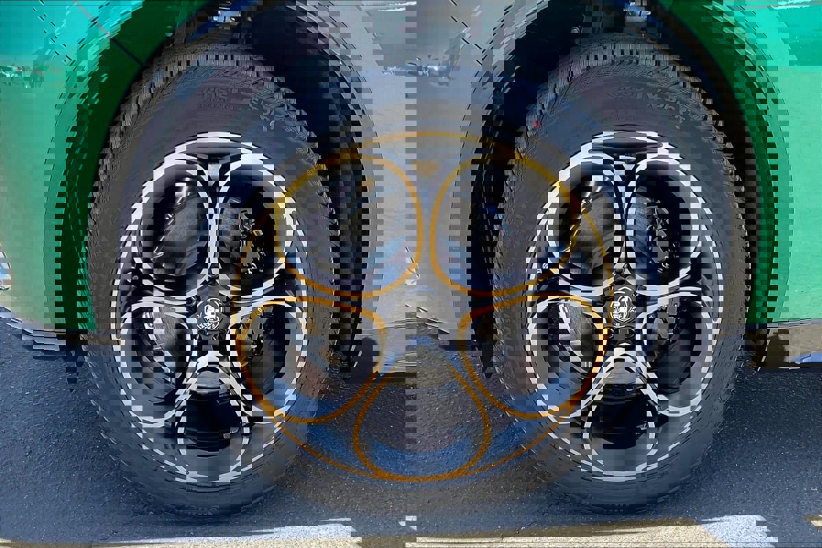 New 2025 Alfa Romeo Stelvio Sprint image 12