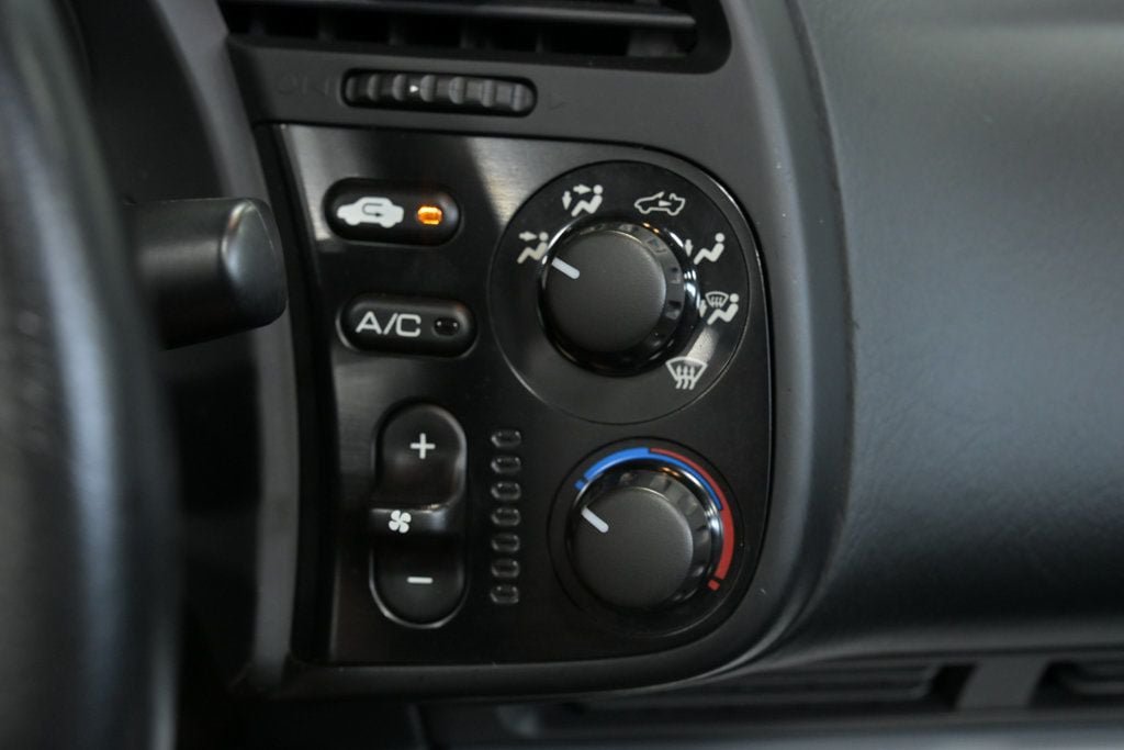 Used 2005 Honda S2000 image 46