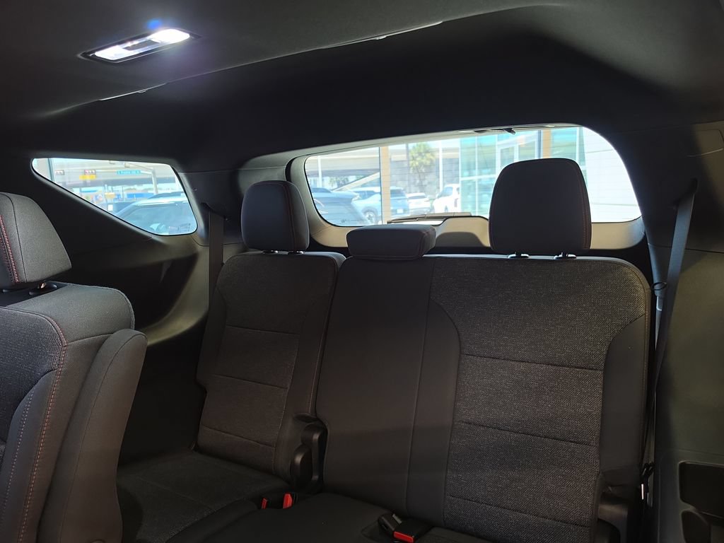 Used 2024 Chevrolet Traverse Z71 AWD/4WD image 41