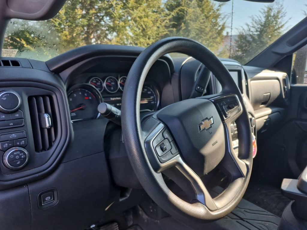 Used 2022 Chevrolet Silverado 2500 Custom w/ Custom Value Package image 10