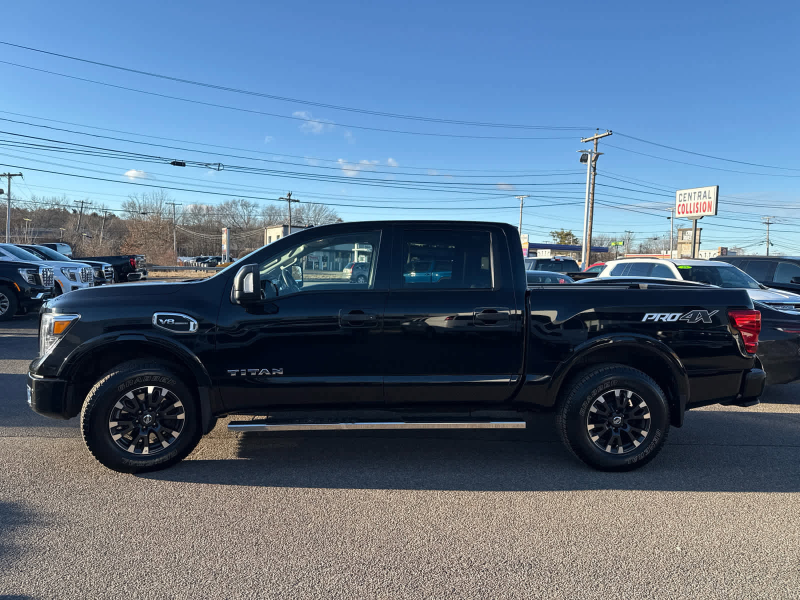 Used 2017 Nissan Titan PRO-4X image 4
