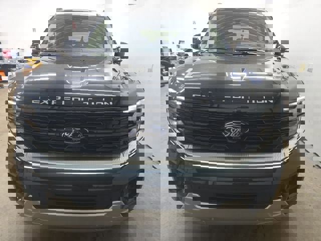 Used 2025 Ford Expedition Platinum image 25