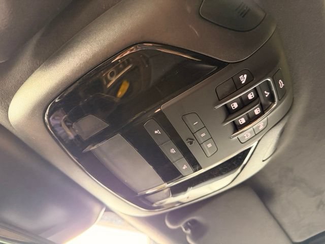 Used 2021 Maserati Levante AWD/4WD image 24