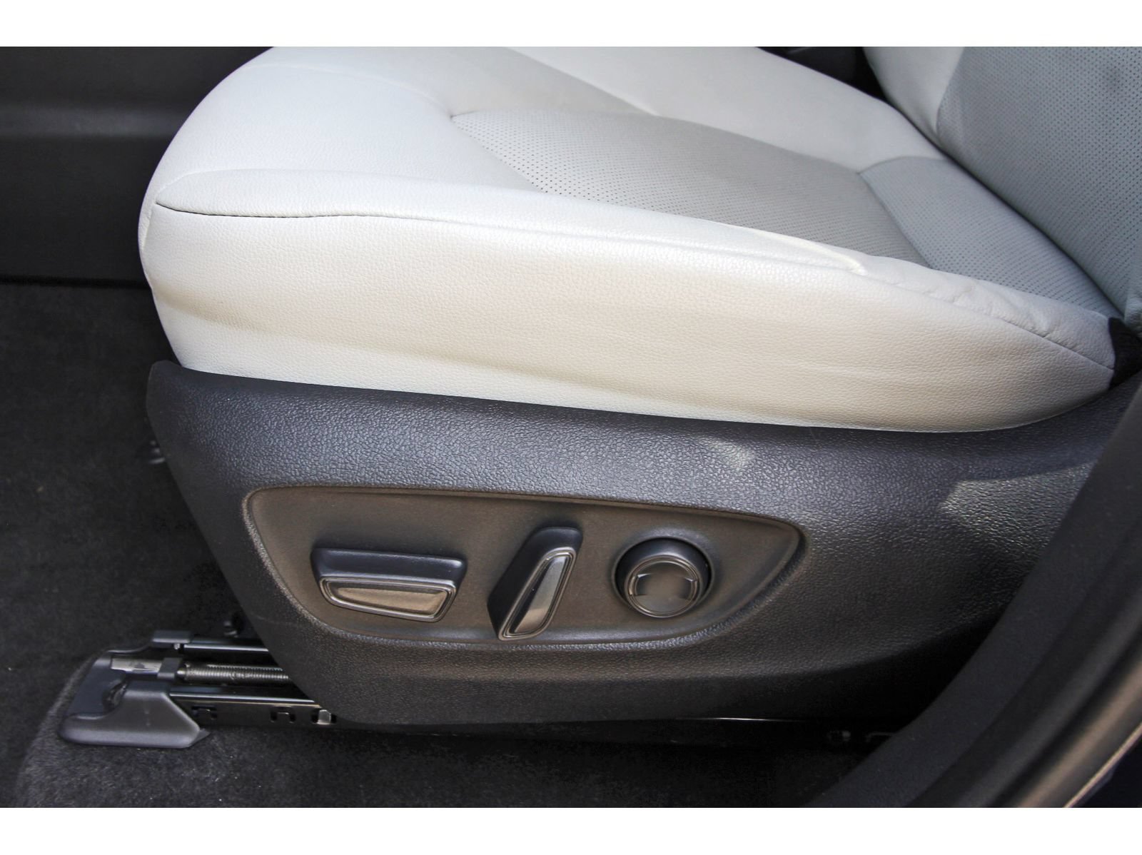 Used 2024 Toyota Grand Highlander AWD image 30