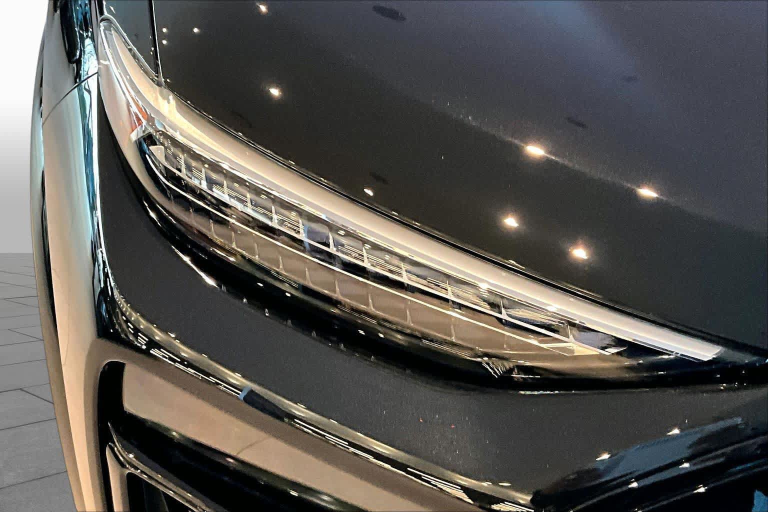 New 2027 Audi SQ6 e-tron Prestige AWD/4WD image 13