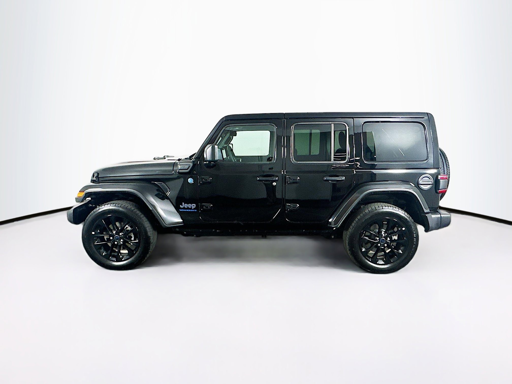 Used 2025 Jeep Wrangler Sahara w/ Safety Group AWD/4WD image 4