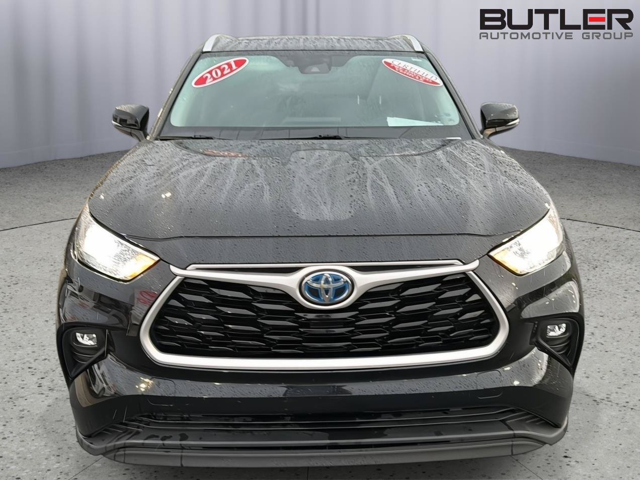 Certified 2021 Toyota Highlander XLE AWD/4WD image 9