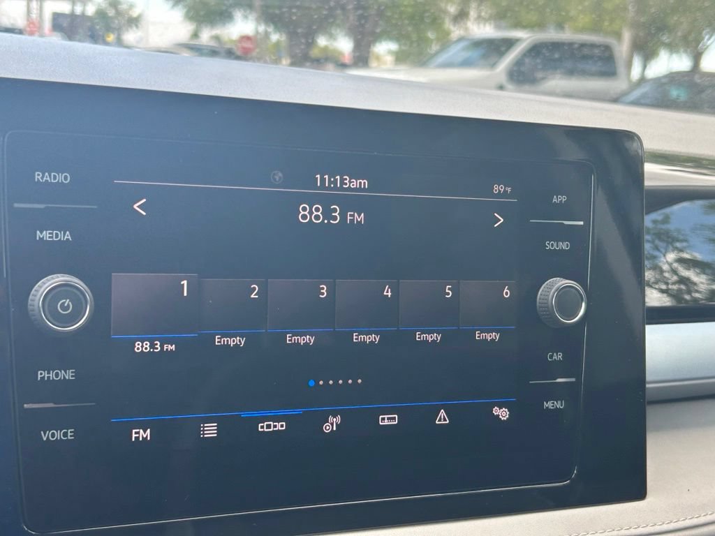New 2026 Volkswagen Taos SE FWD image 14