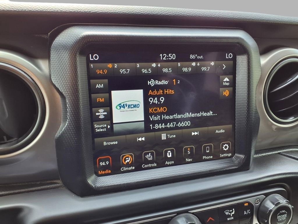 Used 2021 Jeep Gladiator Willys image 5