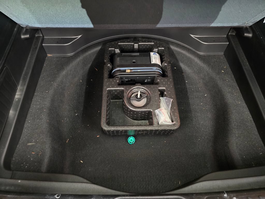 Certified 2022 Jeep Cherokee Latitude Lux FWD image 40