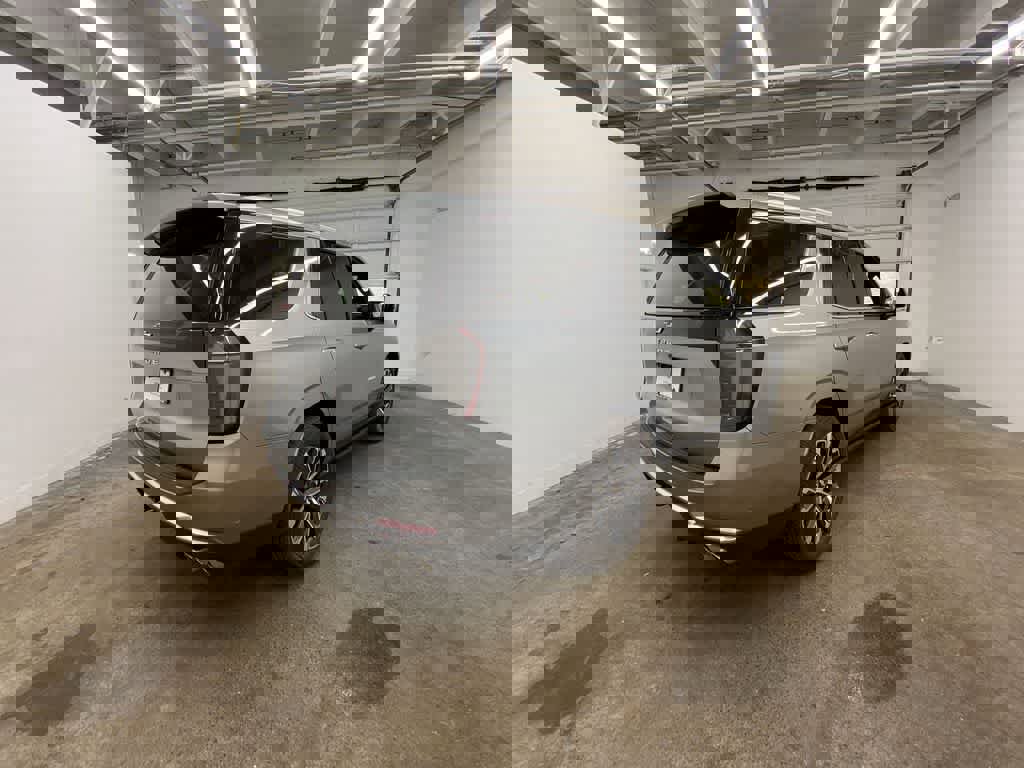 Used 2025 Chevrolet Tahoe High Country image 6