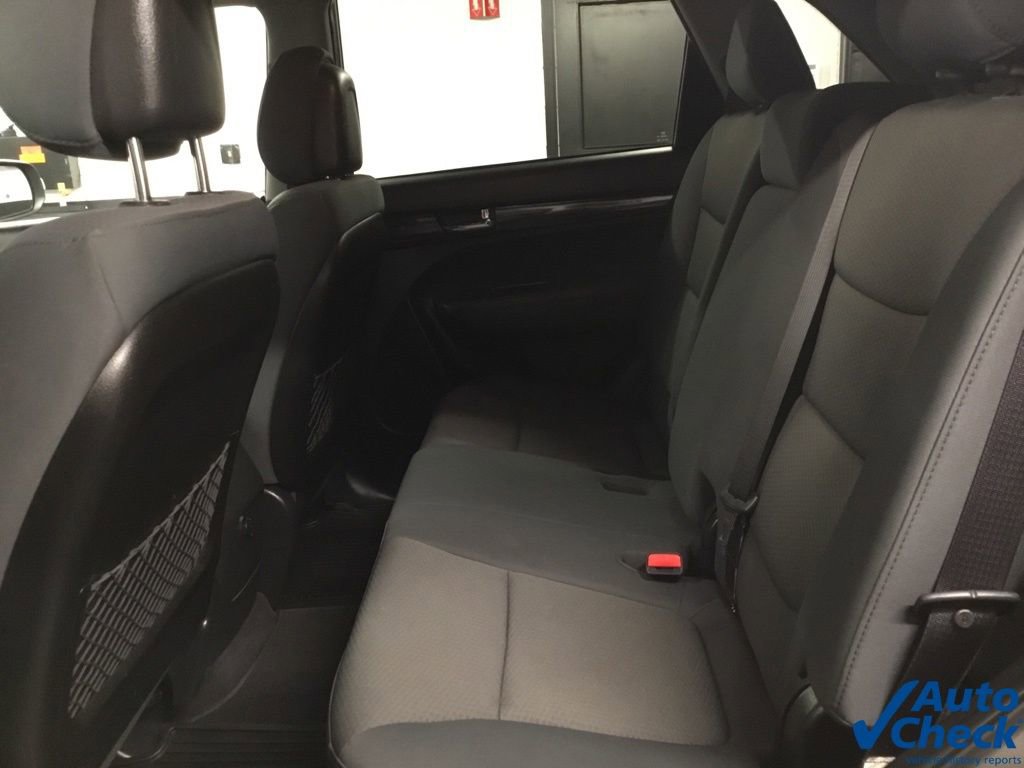 Used 2013 Kia Sorento LX w/ Convenience Pkg image 24