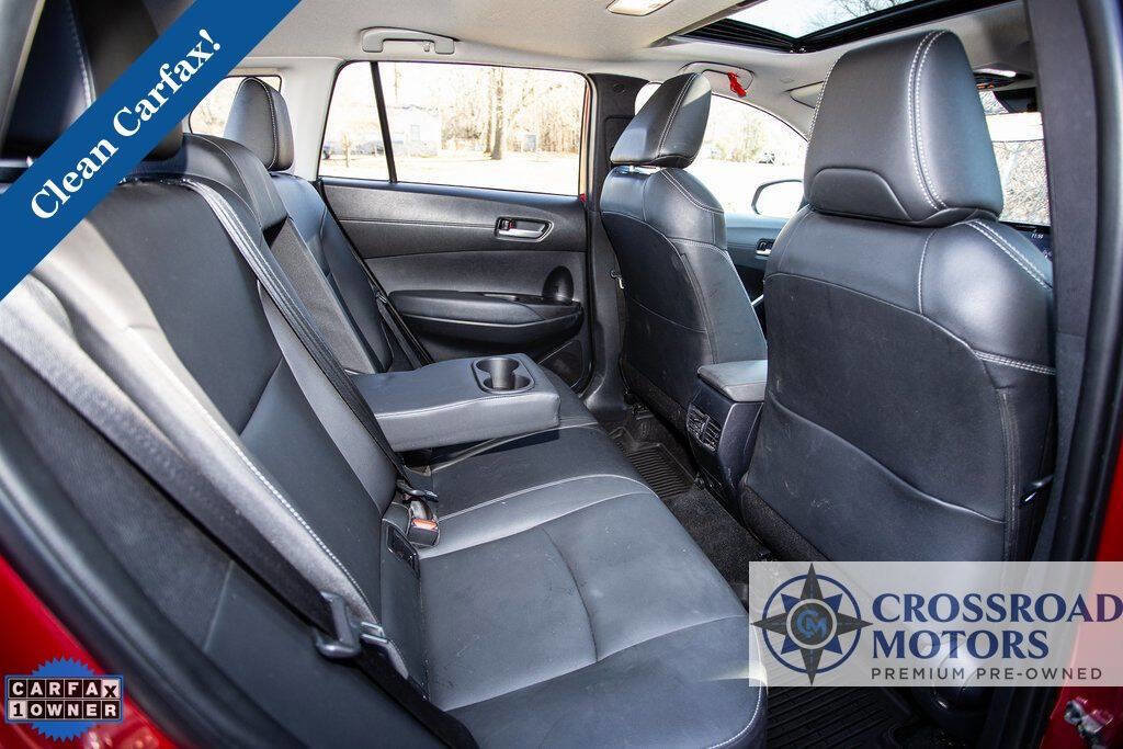 Used 2022 Toyota Corolla Cross XLE w/ Convenience Package image 25